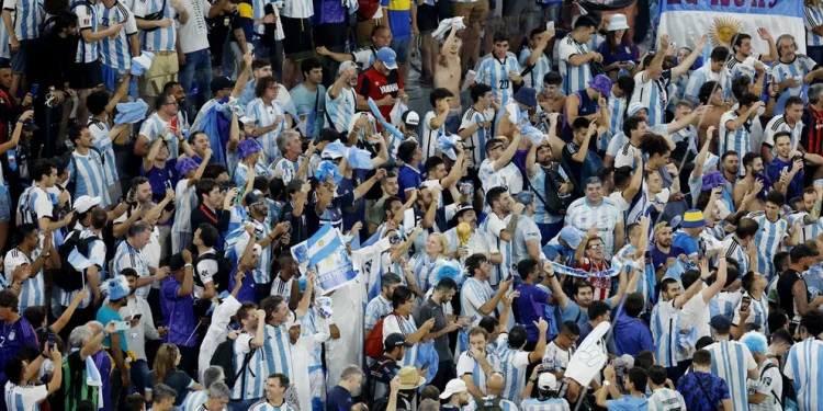 Cuáles son y cuánto salen los últimos vuelos que llegan a tiempo para ver a Argentina contra Australia en octavos del Mundial Qatar 2022