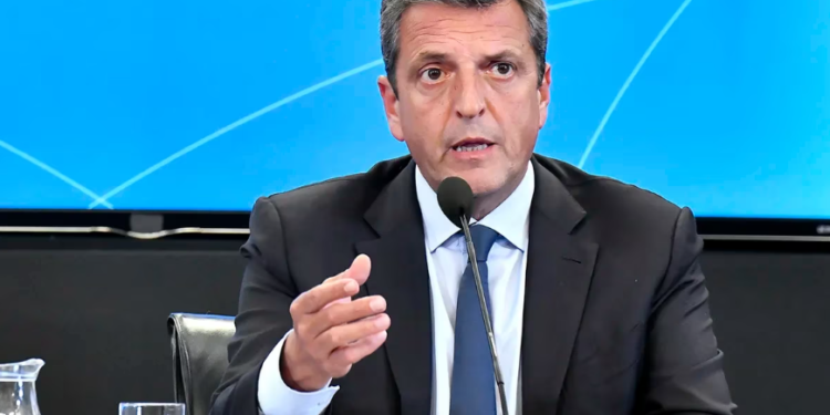 Silencio en el Gobierno ante las duras críticas de la oposición por la deuda