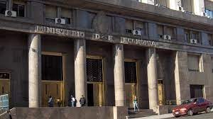 Tras el canje y en medio del temblor financiero global, el Gobierno vuelve al mercado a colocar deuda