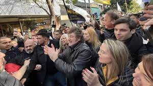 En el cierre de campaña, Milei retomará los ataques contra “la casta” y buscará captar el “voto porteño”