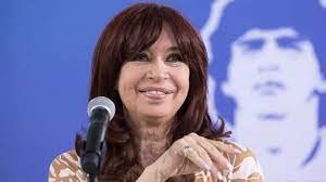 Cristina Kirchner se metió en el tramo final de la campaña y cruzó a Macri por el FMI