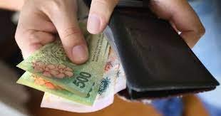 Por la alta inflación, bancos y aseguradoras decidieron adelantar el pago del aguinaldo