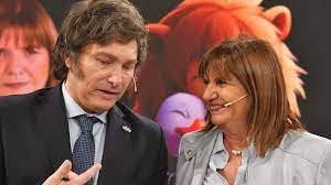 Javier Milei cambia el estilo de hacer campaña y no descarta compartir escenario con Patricia Bullrich
