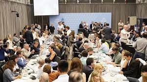 los 139 artículos eliminados y 17 que fueron modificados tras la negociación con la oposición
