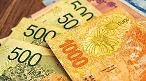 El Gobierno demora la convocatoria para discutir la suba del salario mínimo y crece la presión de los gremios