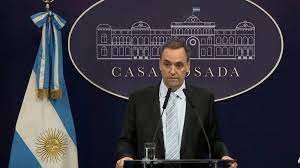 El Gobierno adelantó que el jueves recibirá a una comitiva del FMI para renegociar el acuerdo