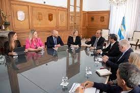 Puntos a flexibilizar y el diálogo con los gobernadores: así negocia el Gobierno el apoyo para la Ley Ómnibus