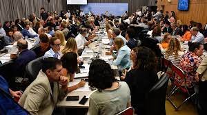 Ley Ómnibus: Milei analiza ceder en la reforma electoral para acelerar los cambios económicos e impositivos