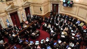 La pelea de Milei con los gobernadores repercute en el Senado y el kirchnerismo busca los votos para derogar el DNU