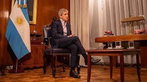 en medio de la caída en las ventas, Luis Caputo recibió a las empresas de consumo masivo