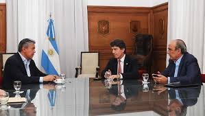 El Gobierno avanza con el ajuste y prevé no renovar al menos 15 mil contratos de trabajadores estatales