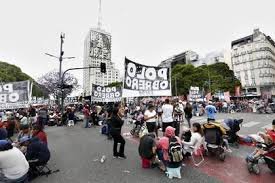 Los piqueteros confirmaron una nueva movilización y el Gobierno enfrenta otra semana de tensión en la calle