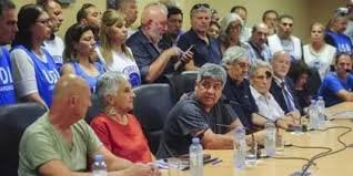 La CGT flexibiliza su postura con el Gobierno y debate internamente la convocatoria a un paro general