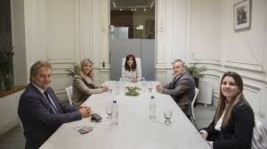 de los $44 millones de los socios a los $21 millones que cuesta el alquiler