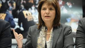 Fuerte advertencia de Patricia Bullrich a los gremios aeronáuticos por el paro