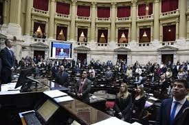 Diputados sesionará en un clima tenso marcado por las críticas a los libertarios que visitaron represores