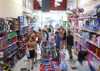 Aumentó el salario básico de los empleados de comercio