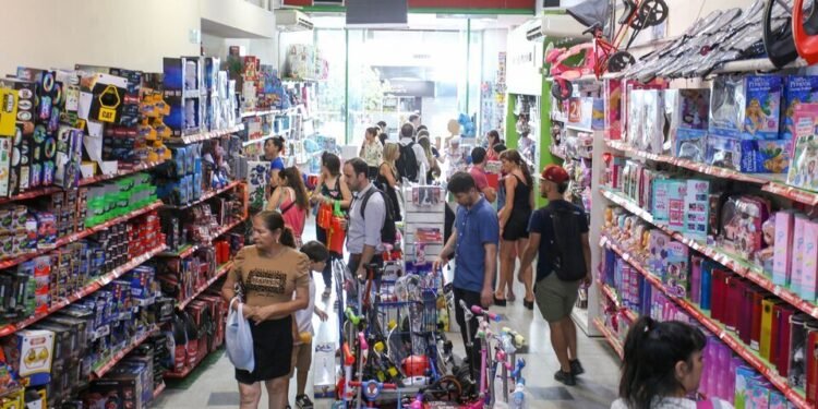 Aumentó el salario básico de los empleados de comercio