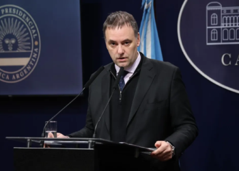 El Gobierno denunció a Sergio Massa por gastos excesivos en AySA