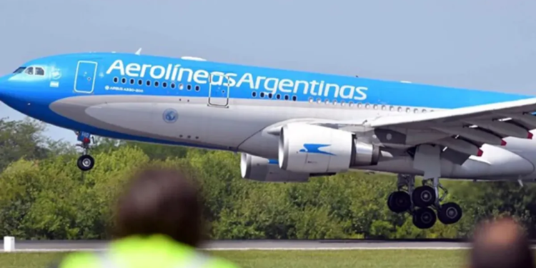 El Gobierno va por Aerolíneas Argentinas