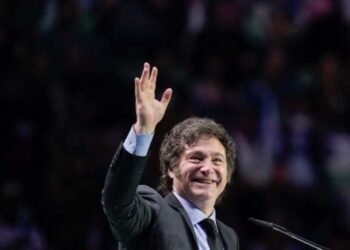 Milei dijo que “el plan funcionó” y apuntó contra economistas
