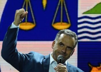 Yamandú Orsi ganó en Uruguay: el Frente Amplio vuelve al poder