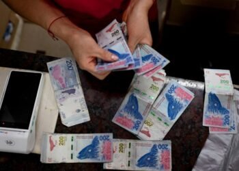 Los bancarios acordaron que los aumentos salariales hasta febrero estén atados a la inflación