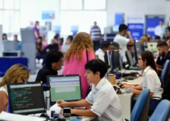 Aumento salarial para empleados estatales: cuánto cobrarán en diciembre