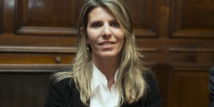 La jueza Arroyo Salgado pidió el desafuero y la detención del senador Edgardo Kueider en la previa de la sesión en el Senado