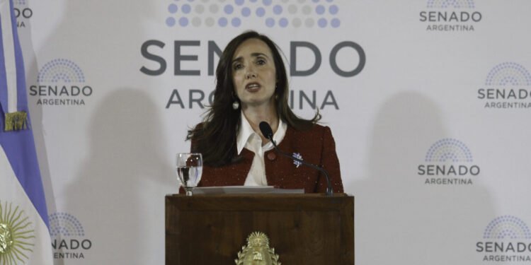 Victoria Villarruel prorroga el congelamiento salarial de senadores hasta marzo