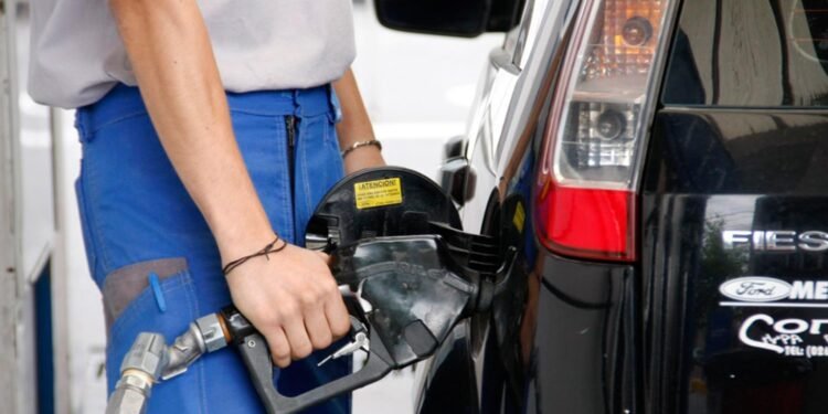 Aumentaron la nafta y el gasoil: cuánto cuesta el litro desde este viernes