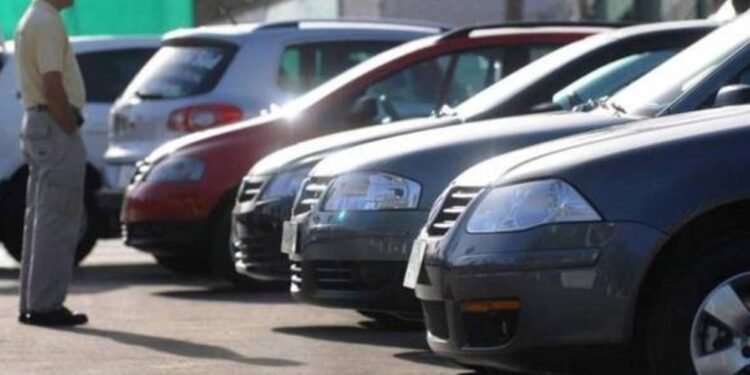 El Gobierno anunció que eliminará impuestos para la compra de autos y motos