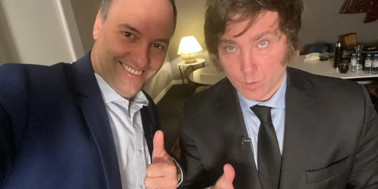 Adorni explicó por qué se interrumpió el reportaje de Jonatan Viale al Presidente