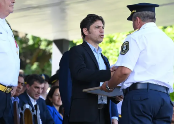 El Gobierno de la Provincia echó y denunció a 18 policías que hicieron una protesta