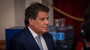 El Gobierno criticó a Facundo Manes por la denuncia contra Santiago Caputo