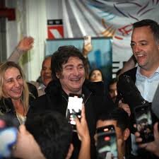 Milei prepara un nuevo apoyo para la candidatura de Adorni