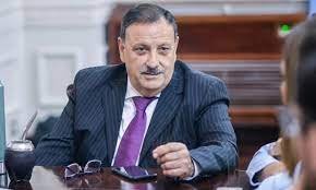 Cristina da paso a la unidad con Quintela.