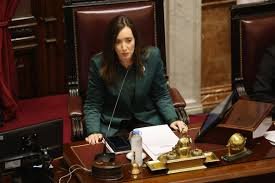 aliados de LLA presionan a Villarruel para sesionar