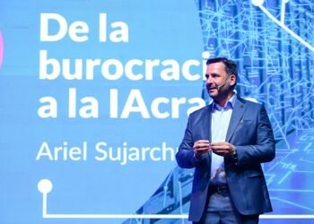 Ariel Sujarchuk encabezó el lanzamiento de un espacio para la formación de una ciudadanía y ética digital en la era de la IA 