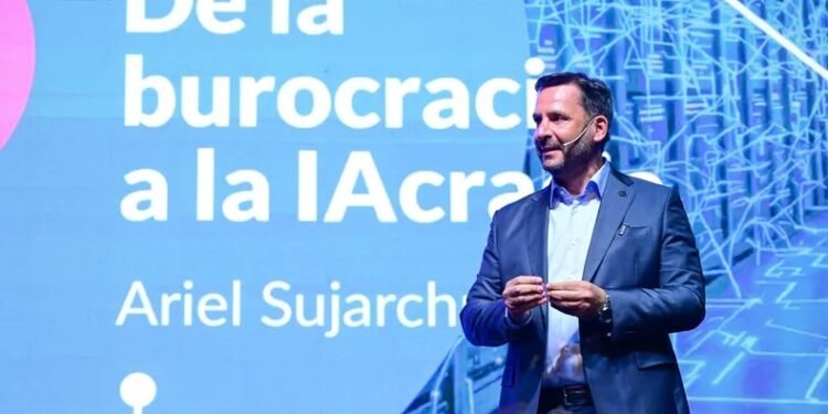 Ariel Sujarchuk encabezó el lanzamiento de un espacio para la formación de una ciudadanía y ética digital en la era de la IA 