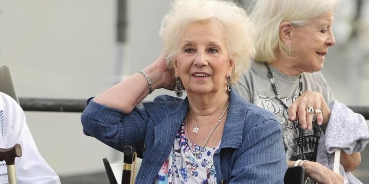 Internación de Estela de Carlotto en La Plata.