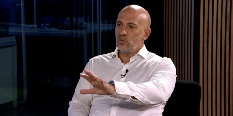 La discusión por sueldos que enfrenta a Yacobitti y Caputo.