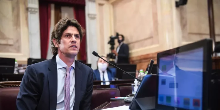 Caputo, acusado de ludópata por Lousteau