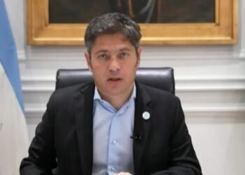 Dólar: Kicillof ataca a Milei.