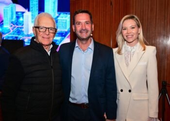 Ariel Sujarchuk estuvo acompañado por destacadas personalidades en la presentación de su primer libro, “Mañana es Hoy”, en el Museo Malba