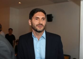 Pullaro se distancia y advierte: “Vuelve el kirchnerismo”.