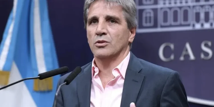 El lunes sin sobresaltos para el dólar, según Caputo