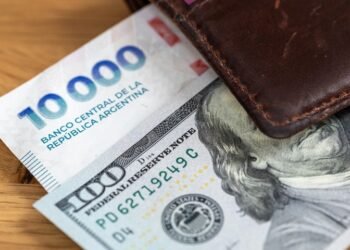 Sin recargos: Pagar tus consumos en dólares, una alternativa real.