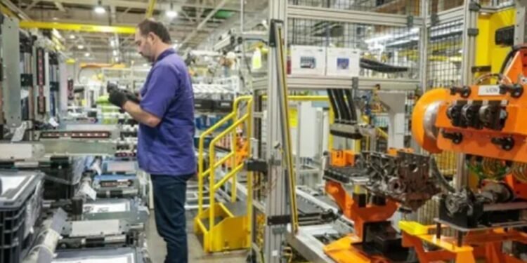 Empresarios: formalización exige más inversión en crédito y formación.