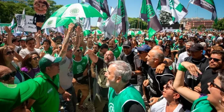 Gremiales: Paro nacional de ATE y marcha.